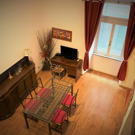 Casa Trevi روما